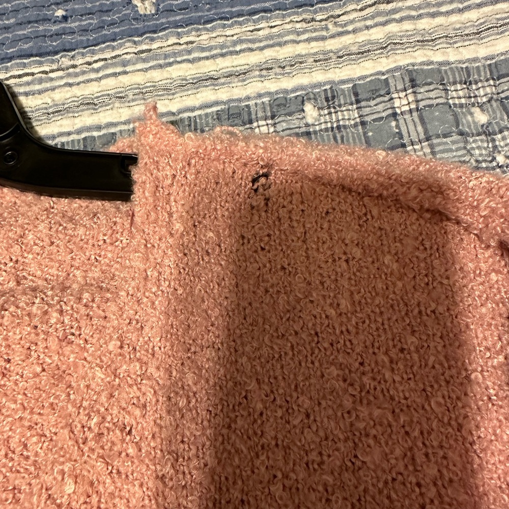 Pink sweater - Picture 3 of 3